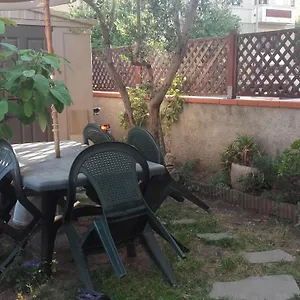  Casa vacanze Rainbow House With Garden